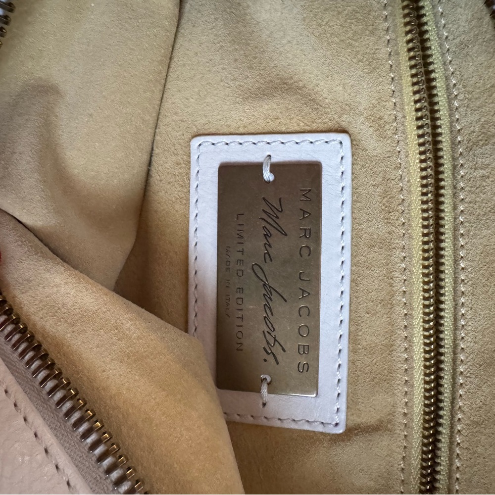 Marc Jacobs White Stella Limited Edition Shoulder Bag with Brass Hardware - Picture 8 of 10
